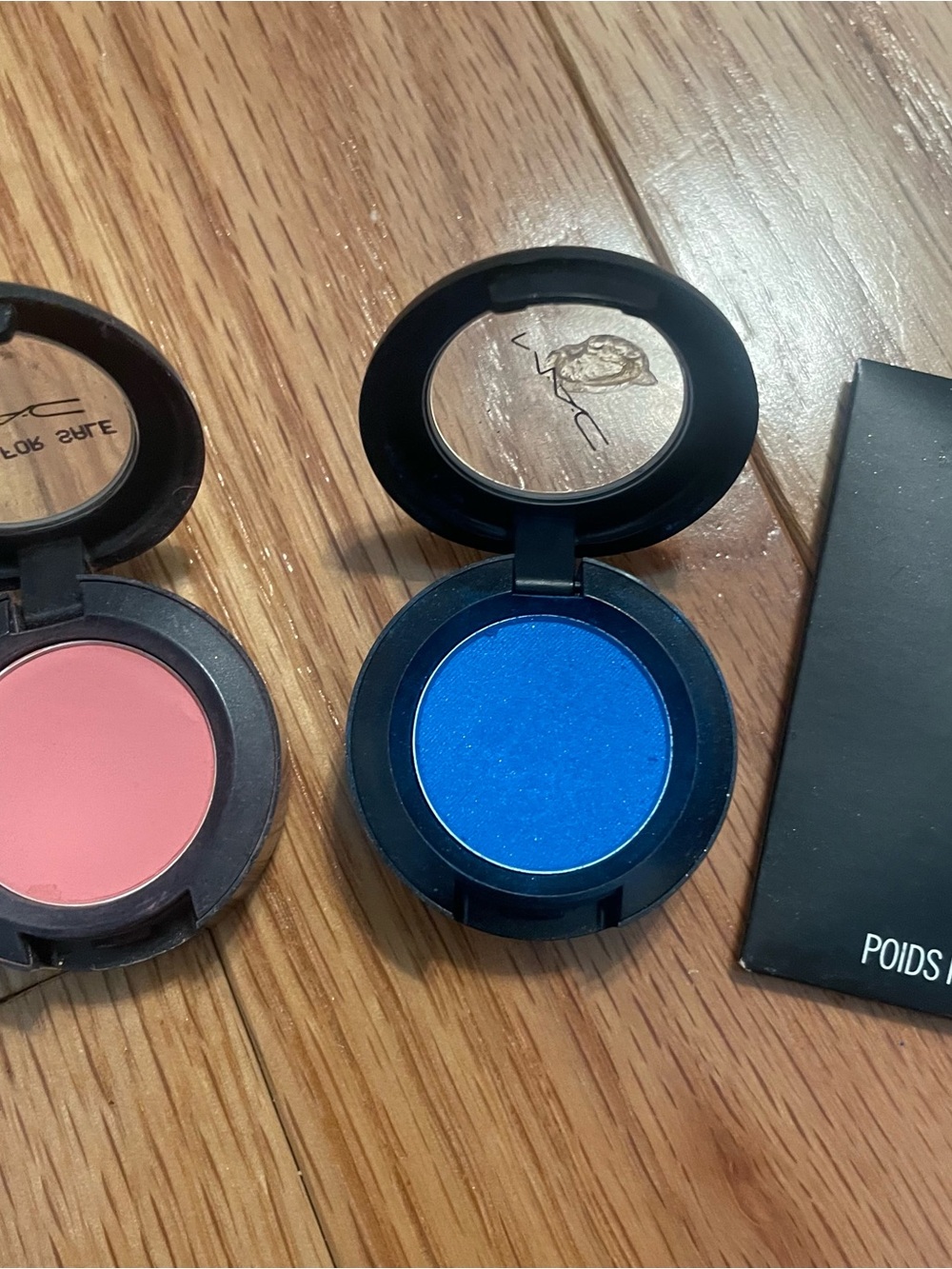 MAC Cosmetics Eyeshadow Trio — Shimmer Red, Matte Pink, Electric Blue - Picture 3 of 8